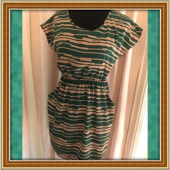 FUN DRESS 🎉🎉🎉 - Picture 2 of 8